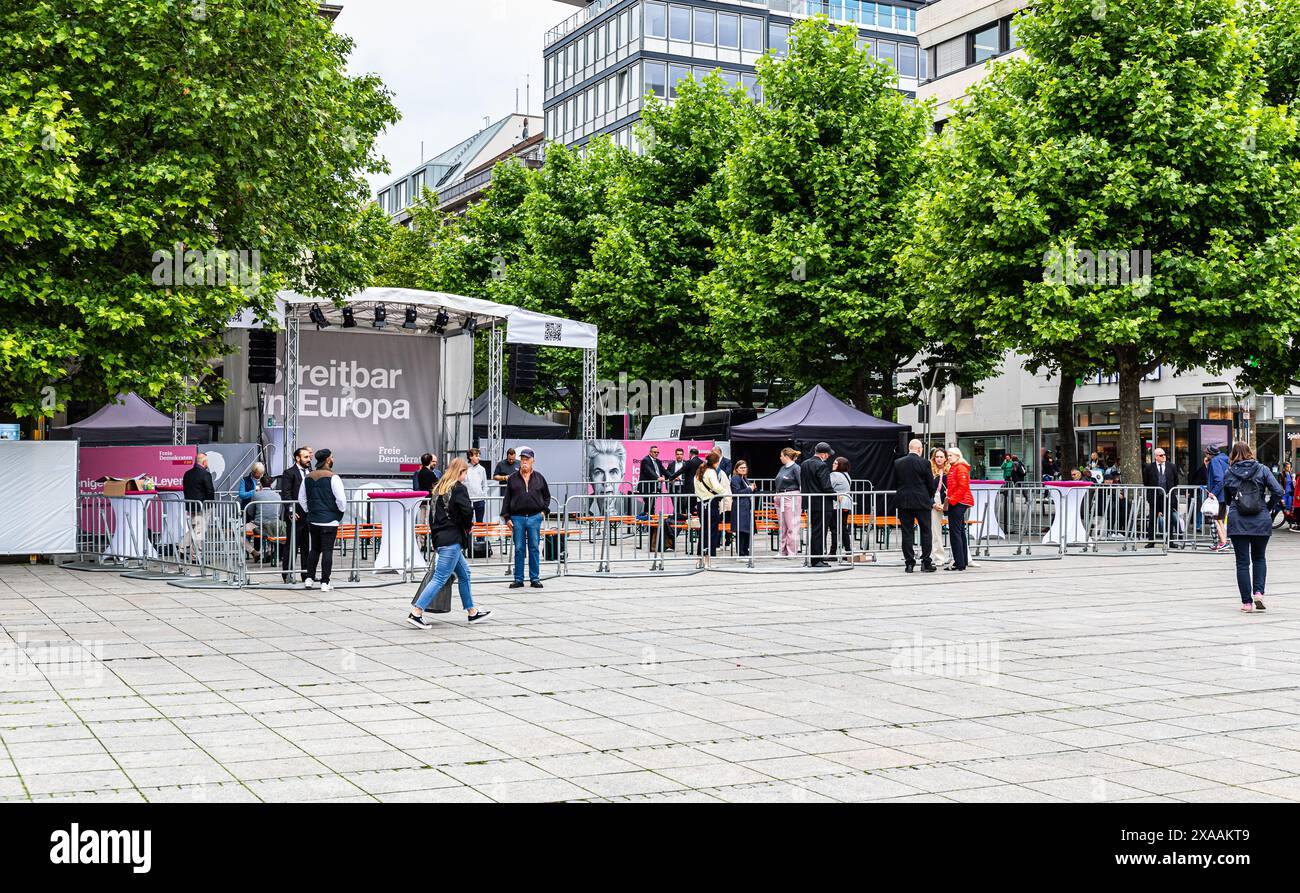 Stuttgart, 3. Juni 2024: Die Bühne der FDP auf dem Stuttgarter Schlossplatz. (Foto: Jonas Philippe/dieBildmanufaktur) Stockfoto