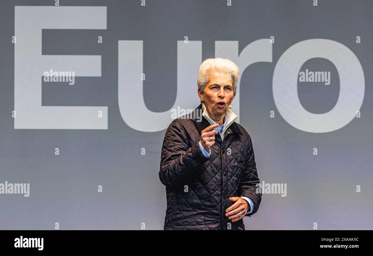 Stuttgart, 3. Juni 2024: Die Spitzenkandidatin der FDP Marie-Agnes Strack-Zimmermann während ihres Wahlkampfes am Stockfoto