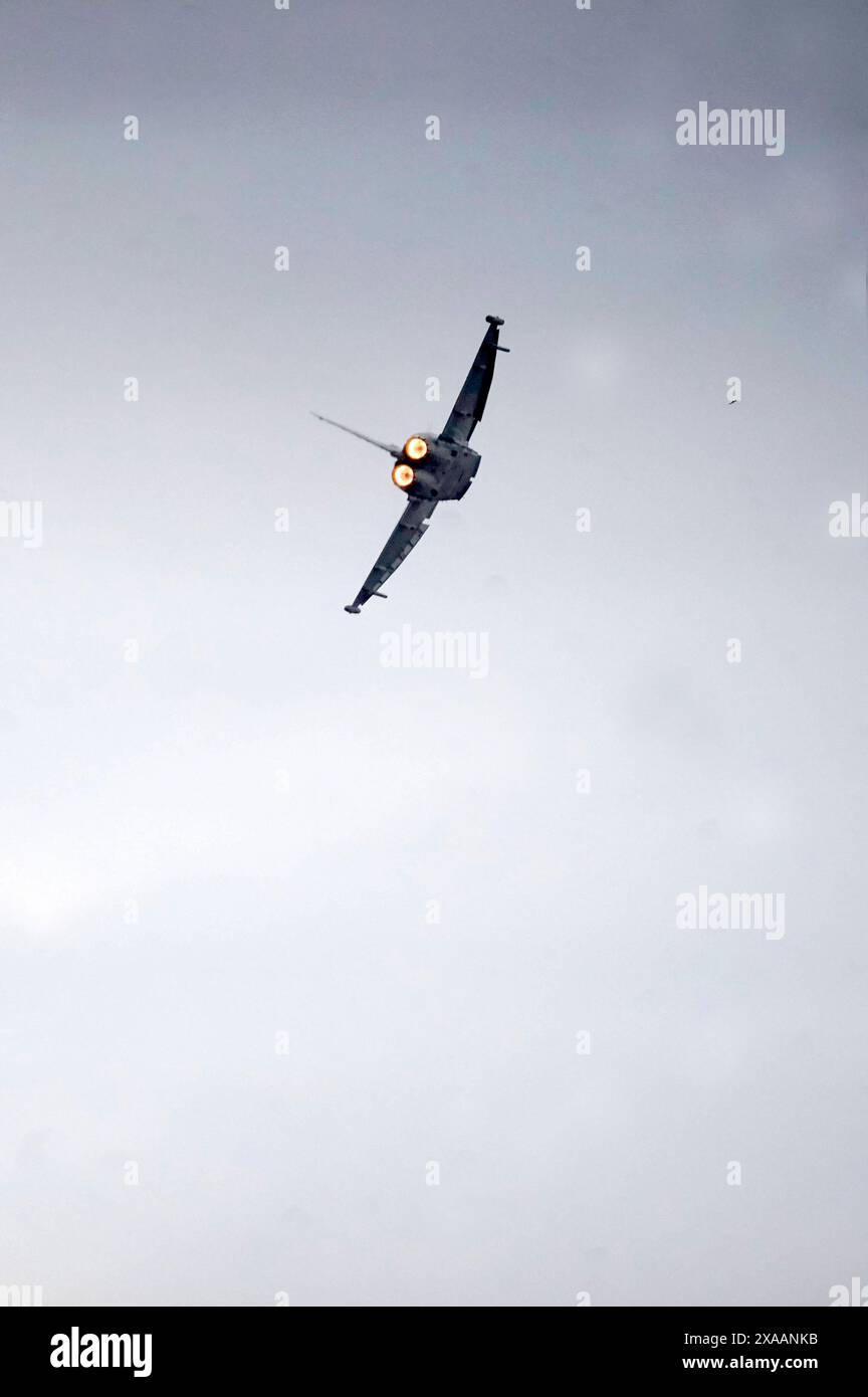 Ein Eurofighter EF-2000 Typhoon auf der ILA Berlin auf dem ILA-Gelände am Flughafen BER Berlin-Brandenburg. Berlin, 05.06.2024 *** Ein Eurofighter EF 2000 Typhoon auf der ILA Berlin auf dem ILA-Gelände am BER Berlin Brandenburg Airport Berlin, 05 06 2024 Foto:XT.xBartillax/xFuturexImagex ila eroffnungsrundgang 4655 Stockfoto