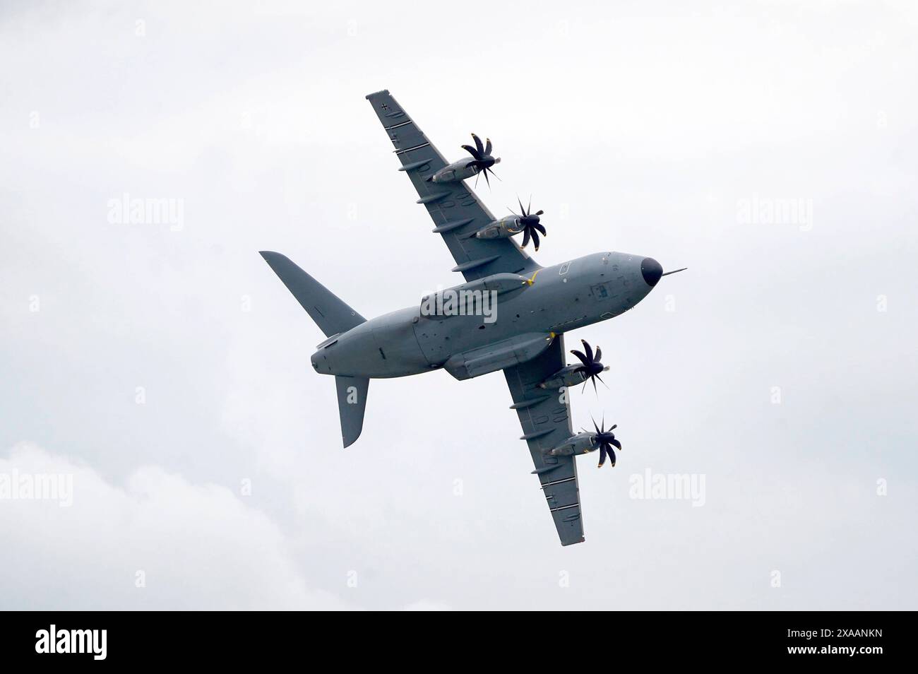 Der Militärtransporter Airbus A400 auf der ILA Berlin auf dem ILA-Gelände am Flughafen BER Berlin-Brandenburg. Berlin, 05.06.2024 *** der Militärtransporter Airbus A400 bei der ILA Berlin auf dem ILA-Gelände am BER Berlin Brandenburg Airport Berlin, 05 06 2024 Foto:XT.xBartillax/xFuturexImagex ila eroffnungsrundgang 4669 Stockfoto