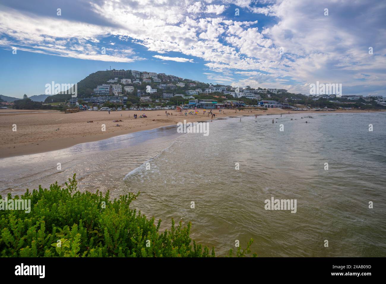Blick auf Central Beach in Plettenberg Bay, Plettenberg, Garden Route, Western Cape Province, Südafrika, Afrika Stockfoto