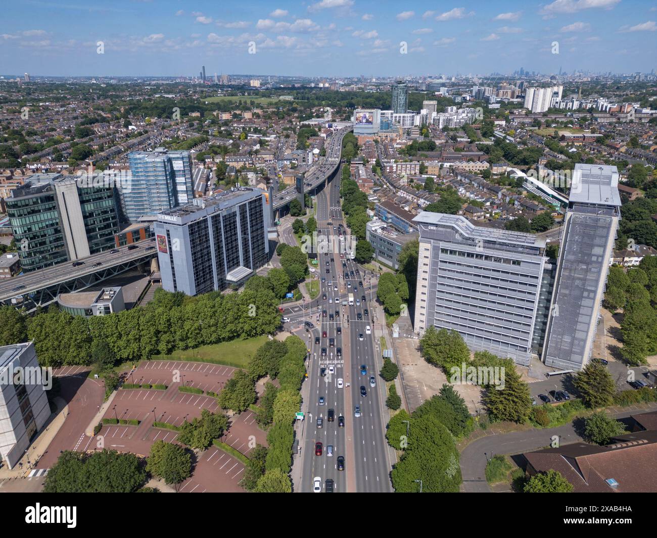 Luftaufnahme der Great West Road (A4) in Brentford, London, Großbritannien. Stockfoto