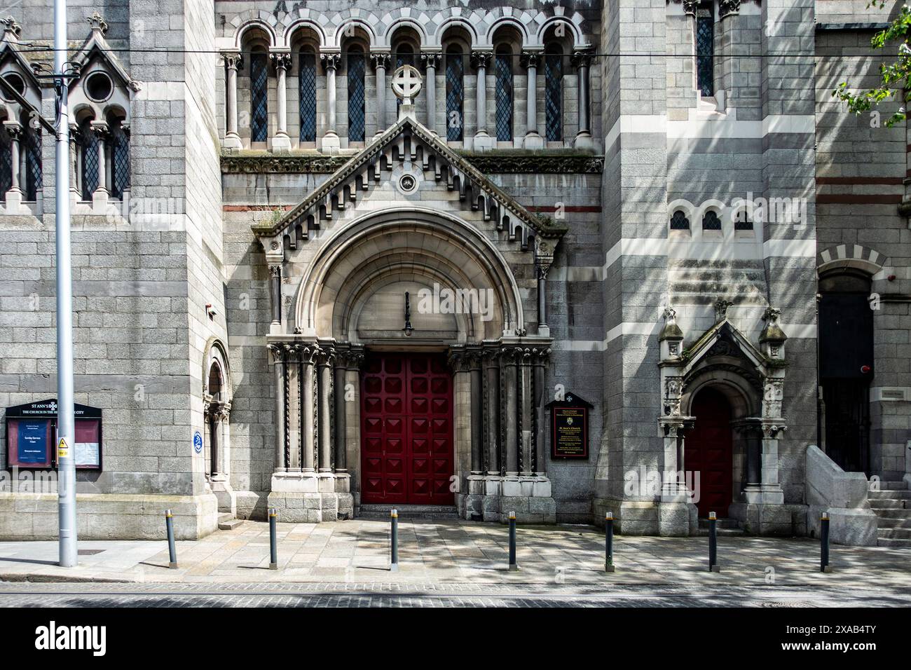 Der Eingang zu St. Annes, Church, Dawson Street, Dublin, Irland. Stockfoto