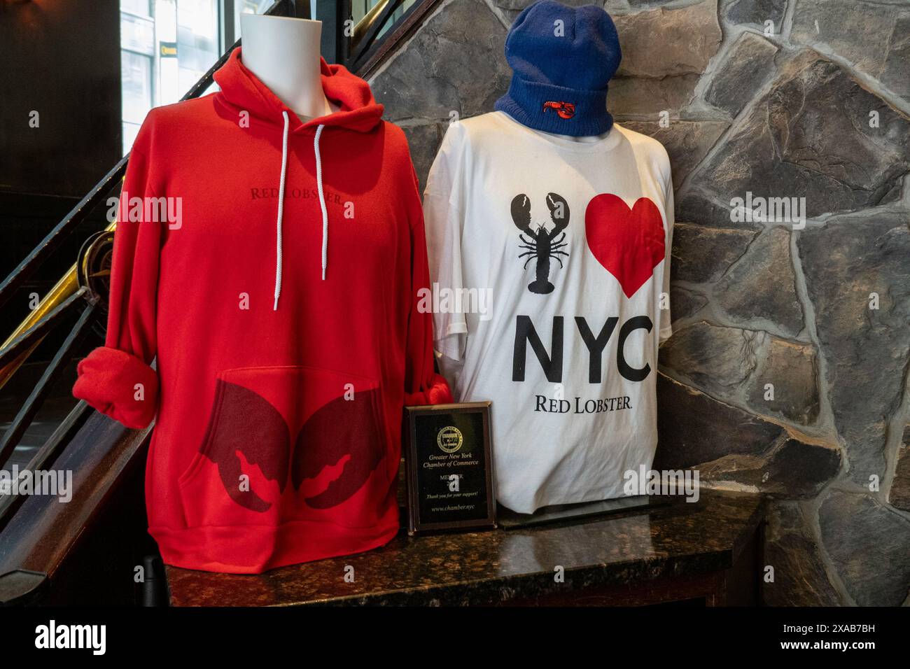 Red Lobster Restaurant Times Square bietet frischen Fisch und lebenden Hummer, New York City, USA 2024 Stockfoto