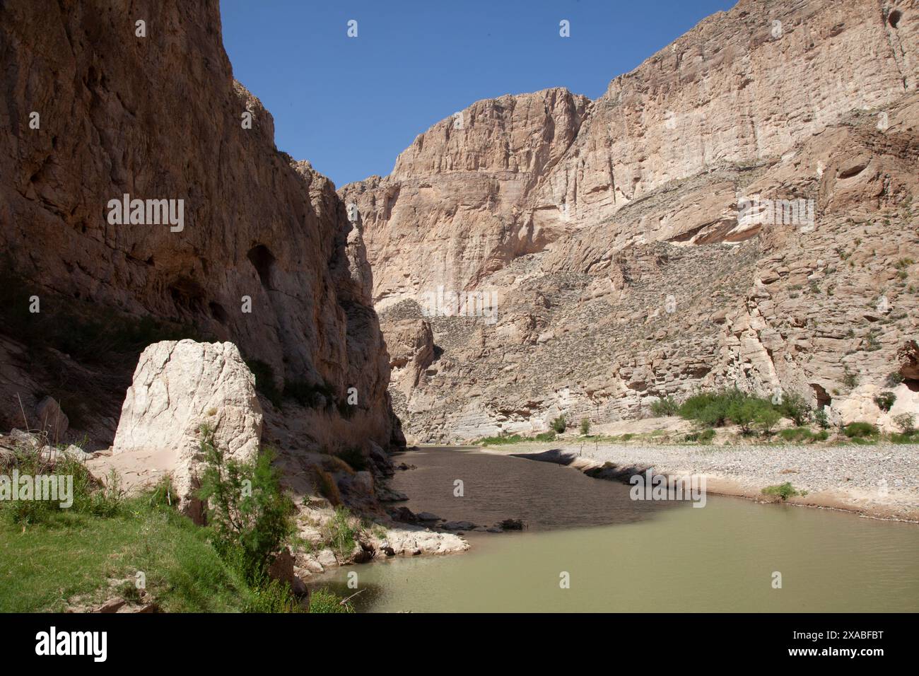 Der Rio Grande fließt durch die atemberaubenden Schluchten im Südwesten des Big Bend National Park Stockfoto