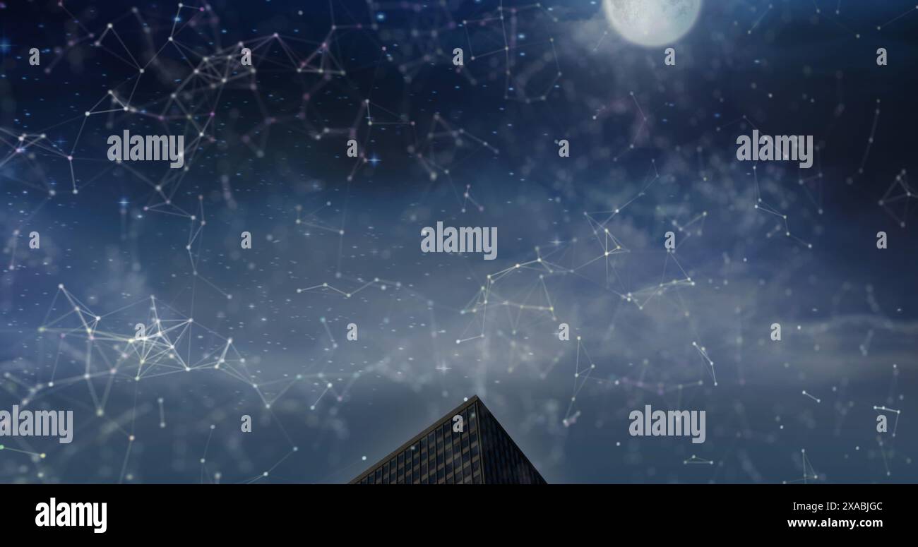 Bild von Lichtspuren und Datenverarbeitung auf schwarzem Hintergrund Stockfoto