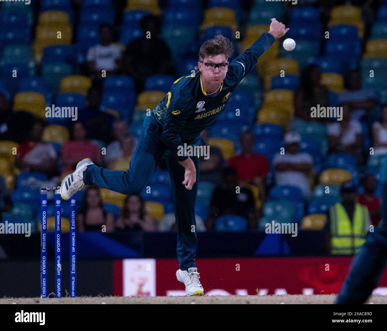 Bridgetown, Barbados. Juni 2024. ICC T20 World Cup 2024 - Australien gegen Oman Australien die Adam Zampa Bowls in Australien spielen im Kensington Oval, Bridgetown, Barbados, gegen Oman. Quelle: Ian Jacobs/Alamy Live News Stockfoto