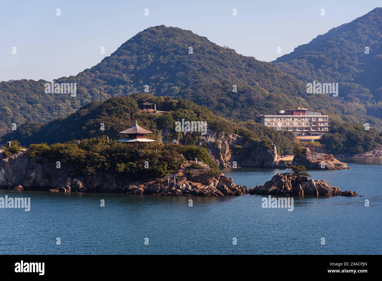 Kleine Inseln mit Tempeln in der Bucht von Tomonoura, Benten Island, Tomonoura, Honshu, Japan, Asien Copyright: CasparxSchlageter 1372-169 Stockfoto