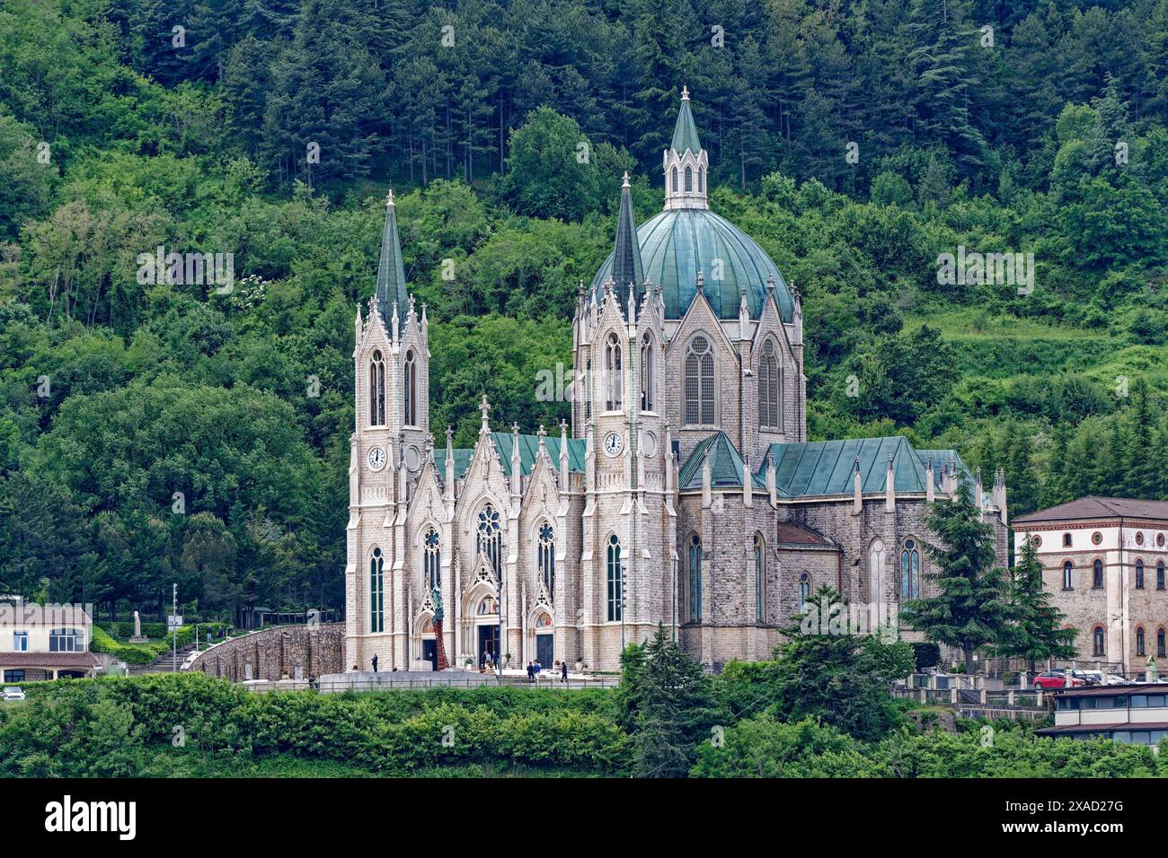 Die Wallfahrtskirche Santuario della Madonna Addolorata in Castelpetroso bei Isernia in der Region Molise. Italien, Südeuropa Stockfoto
