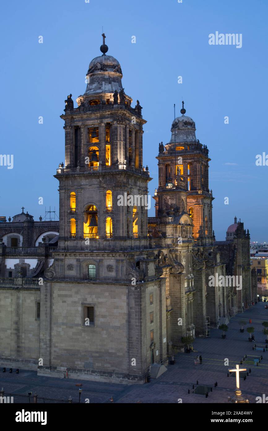 Mexiko, Mexiko-Stadt, Mexiko-Stadt Metropolitan Cathedral, Abend Stockfoto