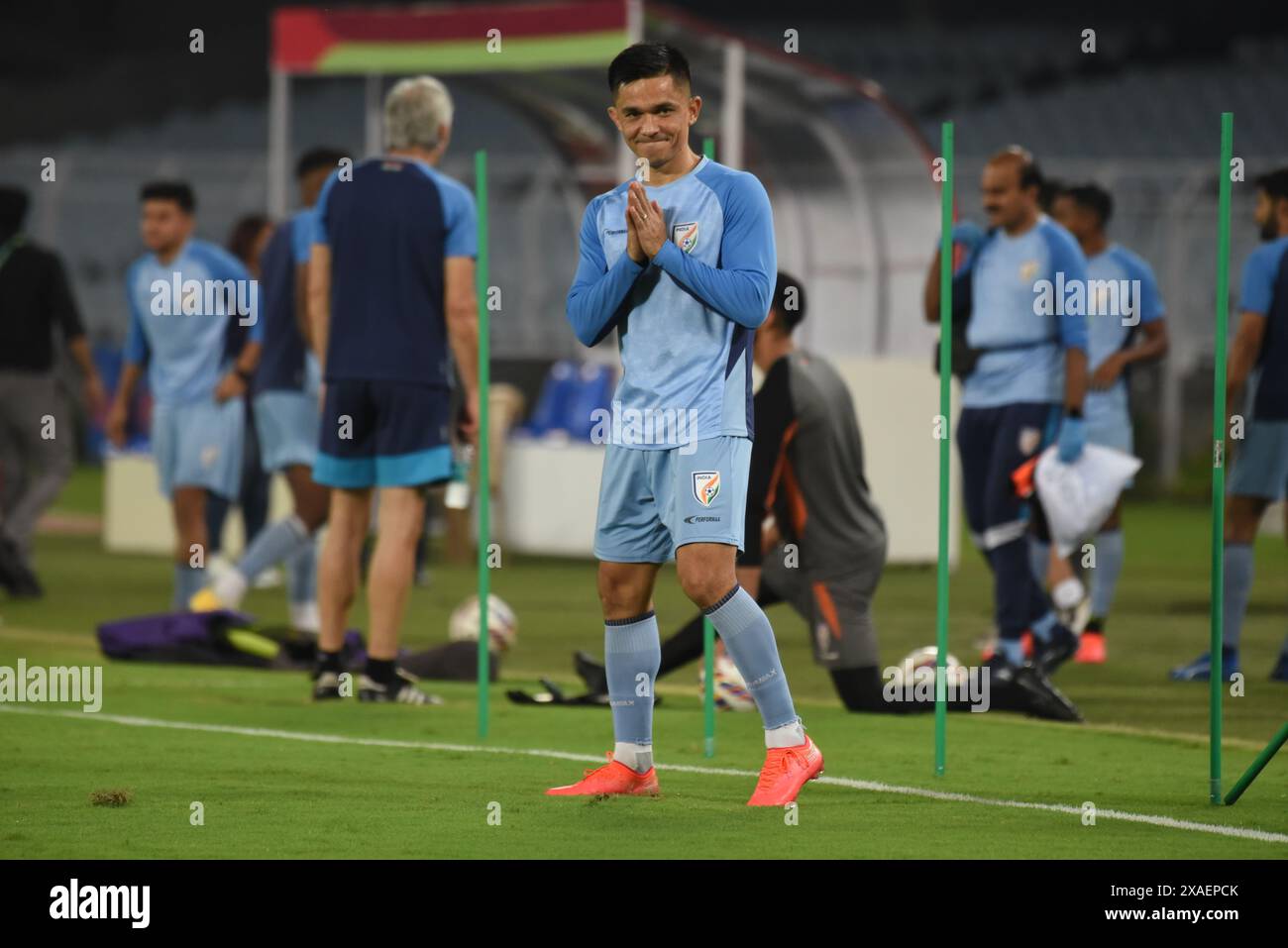 Kalkutta, Westbengalen, Indien. Juni 2024. Der Kapitän der indischen Fußballnationalmannschaft Sunil Chhetri nimmt mit seinen Teamkollegen vor dem gemeinsamen Qualifikationsspiel zur FIFA Fussball-Weltmeisterschaft 2026 und zum AFC-Asiencup gegen Kuwait in Kalkutta an einem Training Teil. (Kreditbild: © Dipa Chakraborty/Pacific Press via ZUMA Press Wire) NUR REDAKTIONELLE VERWENDUNG! Nicht für kommerzielle ZWECKE! Stockfoto