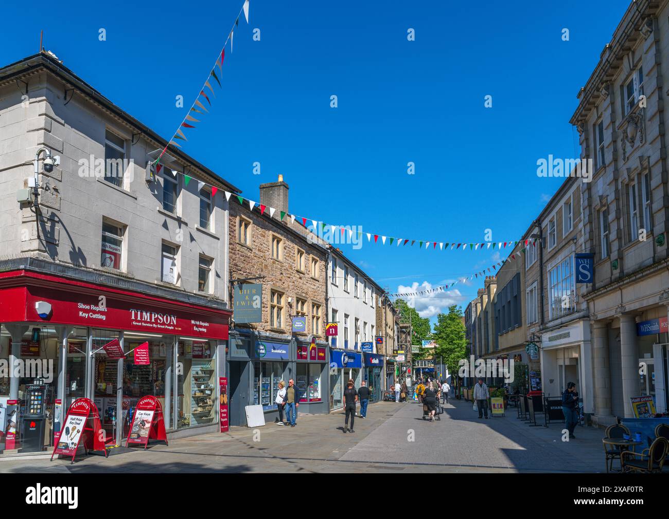 Geschäfte in der Market Street im Zentrum von Lancaster, Lancashire, Großbritannien Stockfoto