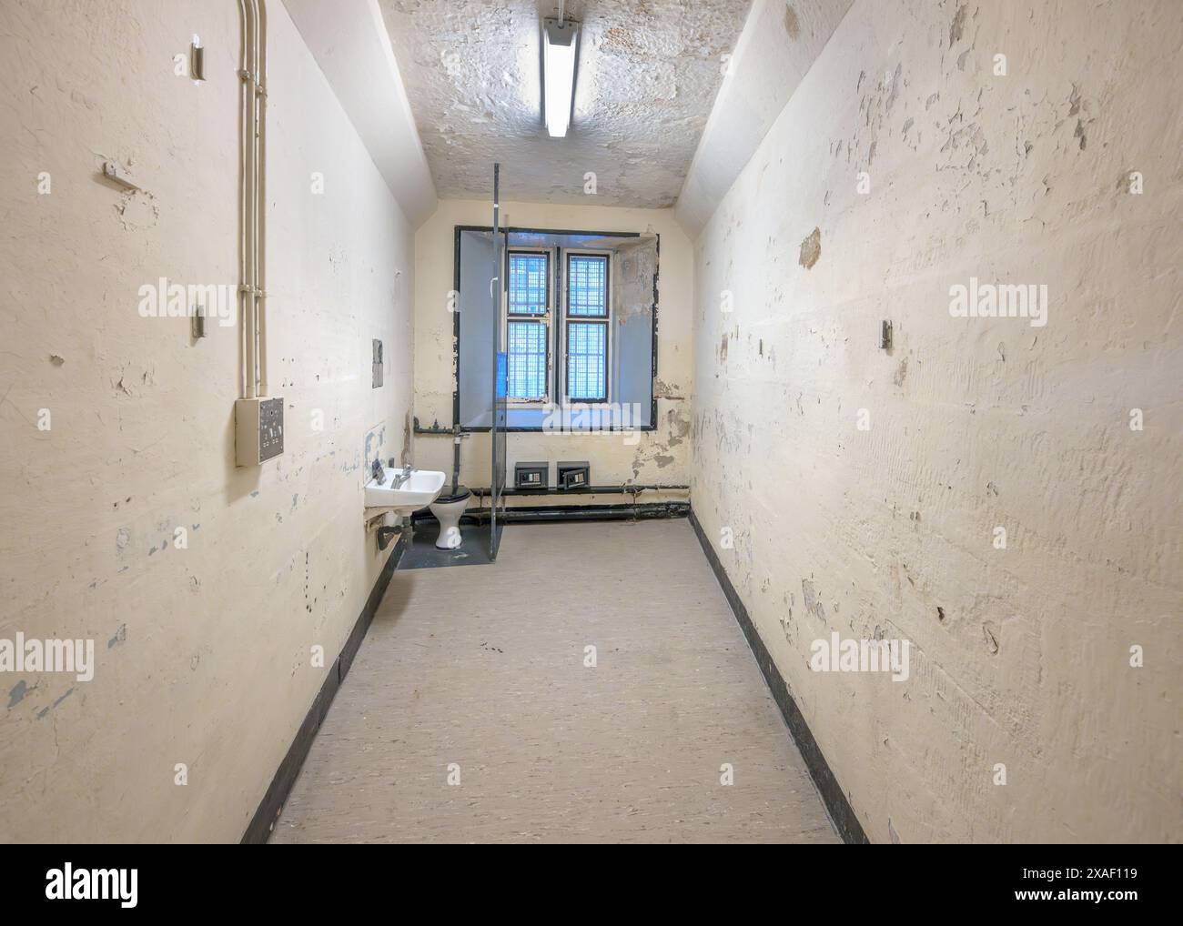 Innere einer Zelle in HMP Lancaster, Lancaster Castle, Lancaster, Lancashire, Großbritannien Stockfoto