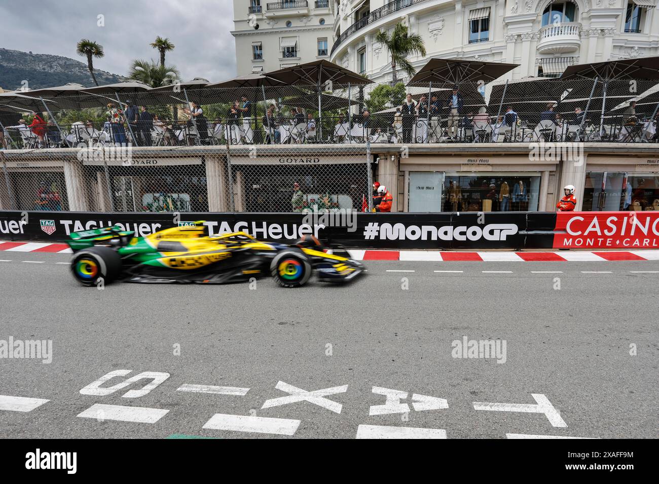 Monte Carlo, Fürstentum Monaco. Mai 2024. Formel 1 Grand Prix de Monaco auf dem Circuit de Monaco in Monte Carlo. Im Bild: Lando Norris (GBR) vom McLaren Formel-1-Team in McLaren MCL38 während des ersten Trainings © Piotr Zajac/Alamy Live News Stockfoto