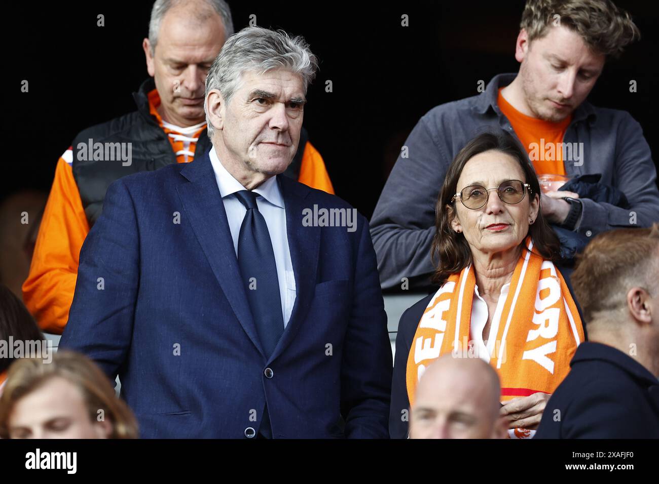 ROTTERDAM - (l-r) KNVB-Vorsitzender Frank Paauw, KNVB-Generaldirektorin Marianne van Leeuwen während des Freundschaftsspiels zwischen den Niederlanden und Kanada im Feyenoord Stadium de Kuip am 6. Juni 2024 in Rotterdam, Niederlande. ANP MAURICE VAN STEEN Stockfoto