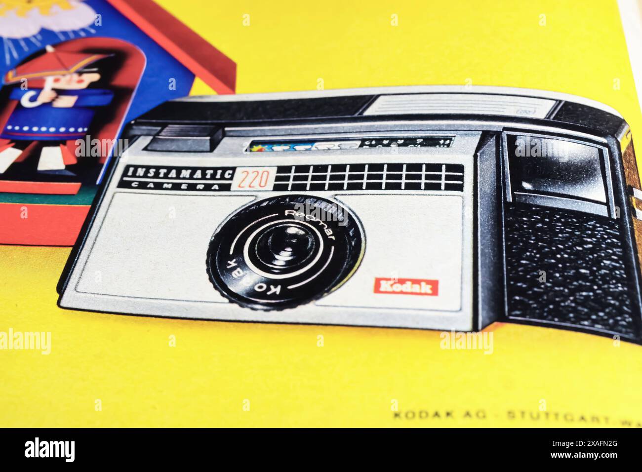 Viersen, Deutschland - 9. Mai. 2024: Alte deutsche Retro-Zeitschrift Kodak Instamatic 220 Kamerawerbung von 1963 Stockfoto
