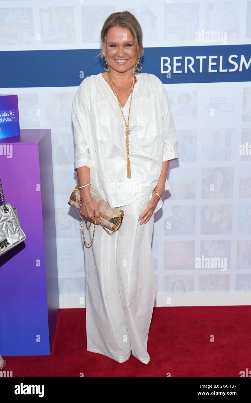 Nova Meierhenrich bei der Bertelsmann Party am 6.06.2024 in Berlin Stockfoto