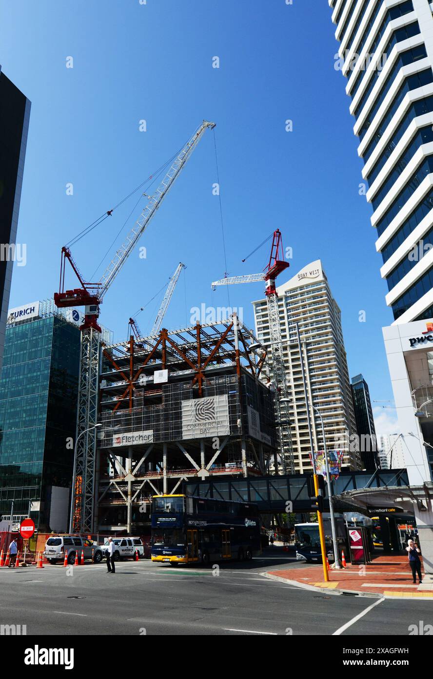 Das Commercial Bay Gebäude und das Einkaufszentrum befinden sich im Bau. Queen Street, Auckland, Neuseeland. Stockfoto