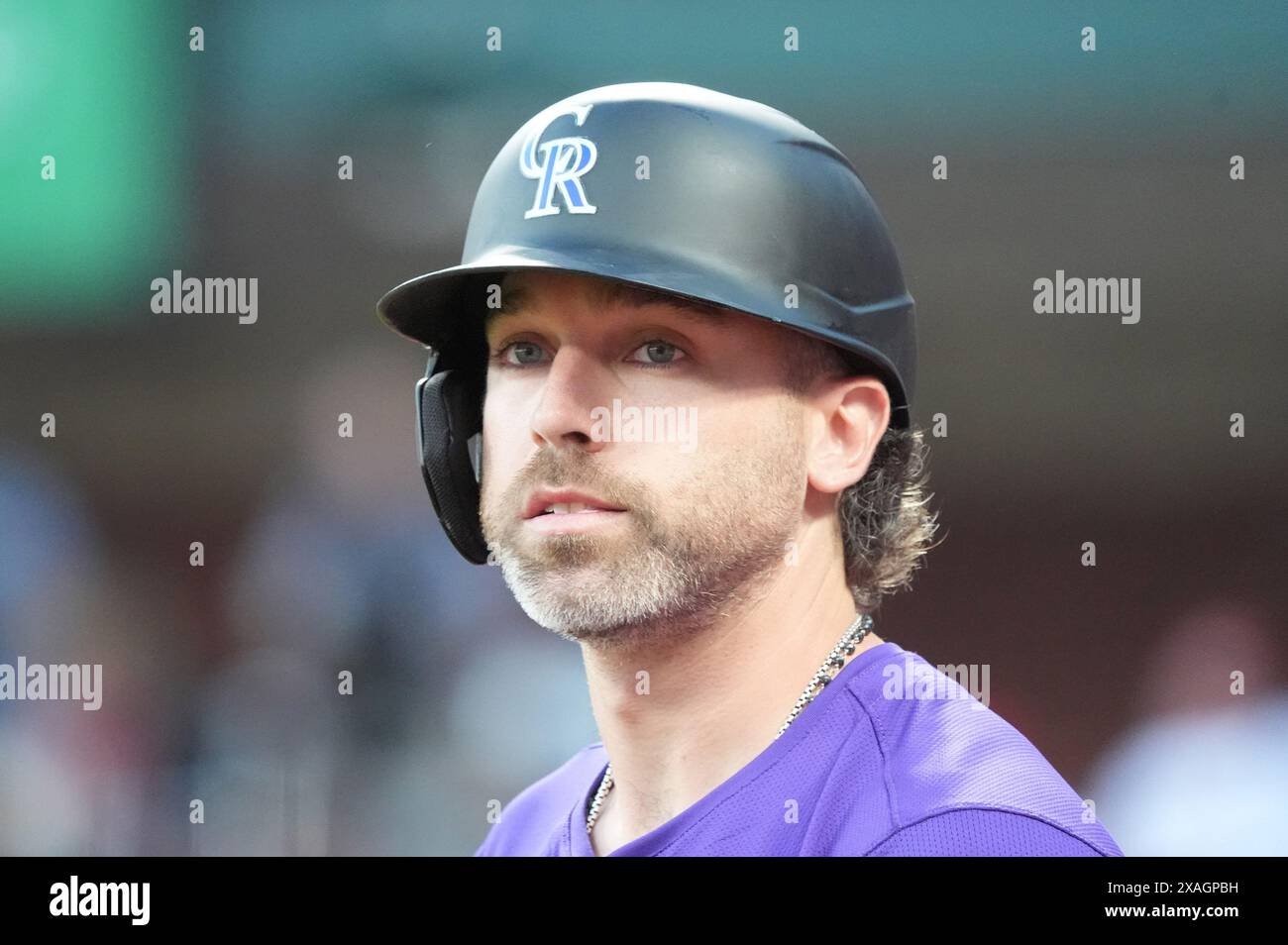 St. Louis, Usa. Juni 2024. Colorado Rockies Jake Cave wartet darauf, im fünften Inning gegen die St. Louis Cardinals im Busch Stadium in St. Louis am Donnerstag, den 6. Juni 2024, zu schlagen. Foto: Bill Greenblatt/UPI Credit: UPI/Alamy Live News Stockfoto