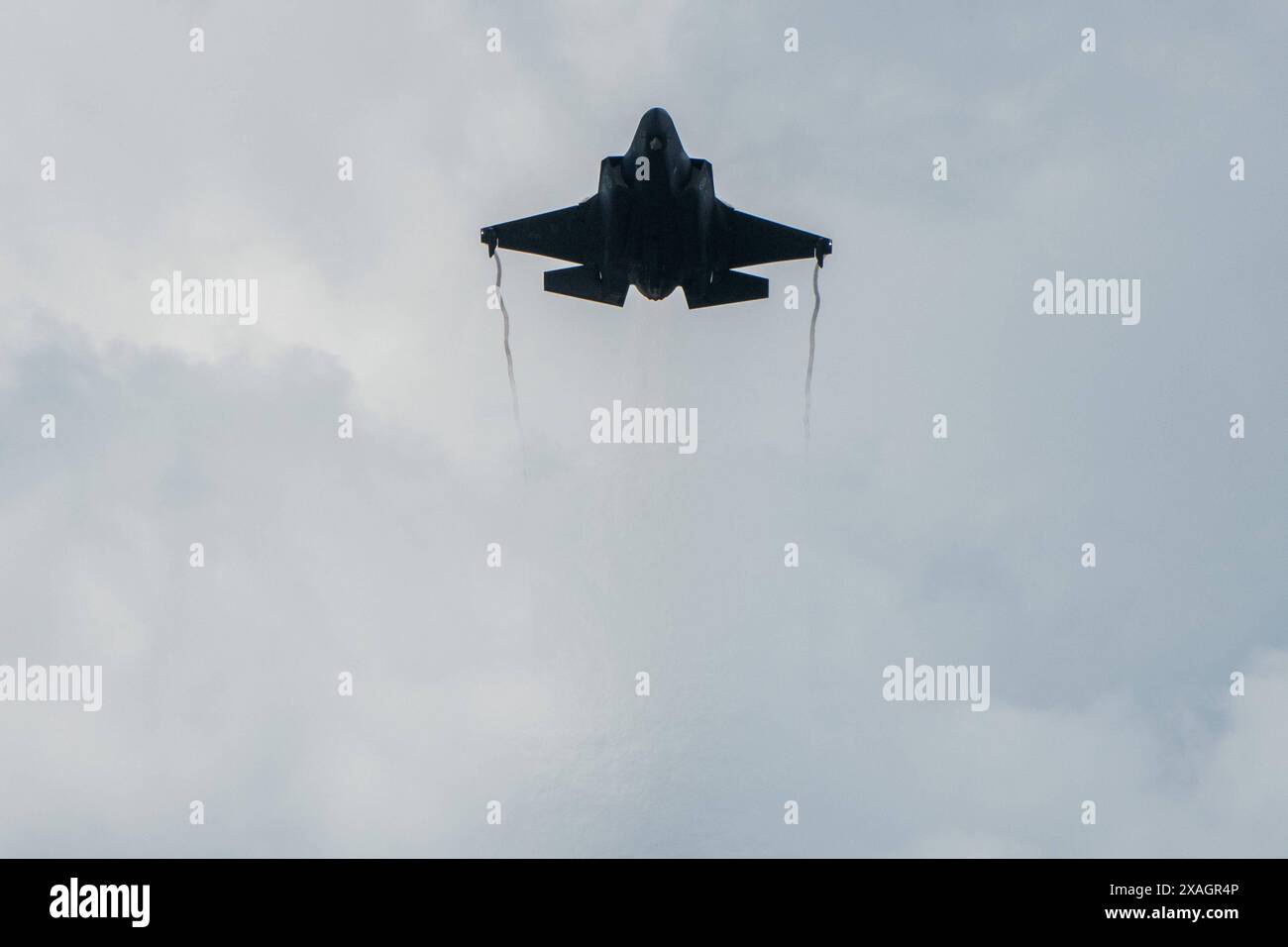 Ramstein-Miesenbach GER, Ramstein 1v1, Uebung NATO Hauptquarier US-Air Base Ramstein mit Kampfjets, 06.06.2024 Lockheed Martin F-35 Lightning II USA, US Air Force, GER, Ramstein 1v1, Uebung NATO Hauptquarier US-Air Base Ramstein mit Kampfjets, 06.06.2024 *** Ramstein Miesenbach GER, Ramstein 1v1, Übung NATO Hauptquarier US Air Base Ramstein mit Kampfjets, 06 06 2024 Lockheed Martin F 35 Lightning II USA, US Air Force , GER, Ramstein 1v1, Übung NATO Hauptquartier US Air Base Ramstein mit Kampfflugzeugen, 06 06 2024 Copyright: xEibner-Pressefoto/Memmlerx EP MMR Stockfoto