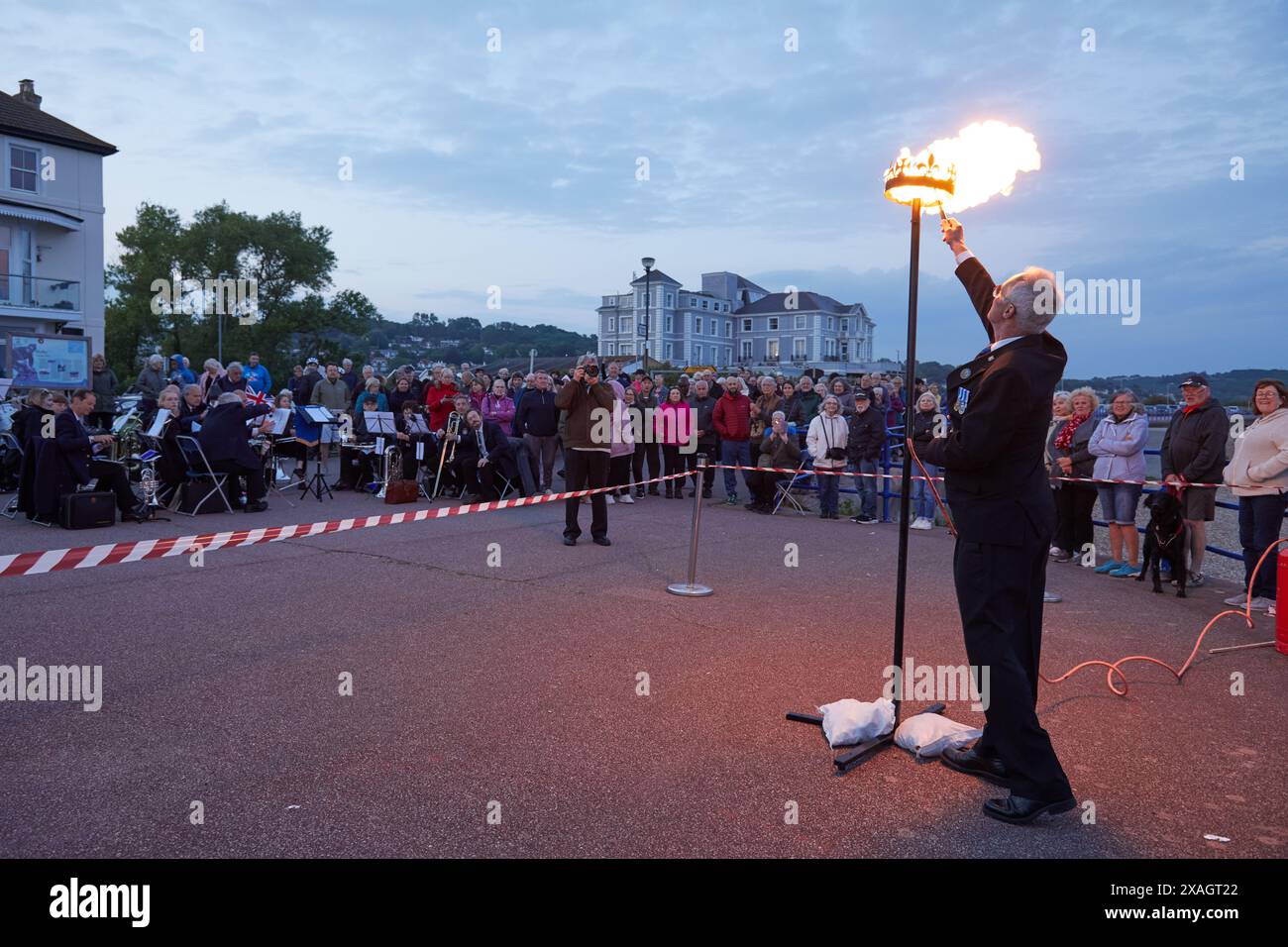 D Day 80 Beacon Lightning Ceremony, Marine Parade, Hythe, Kent, Großbritannien. Stockfoto