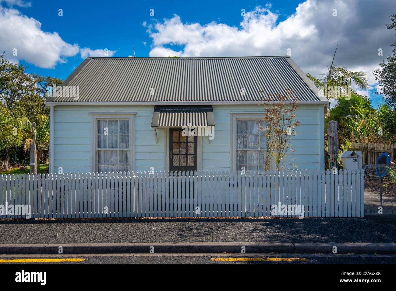 Das historische Williams Cottage im Dorf Russell in der Bay of Islands in Neuseeland wurde 1875 in Auckland gebaut und nach Russell verschickt Stockfoto