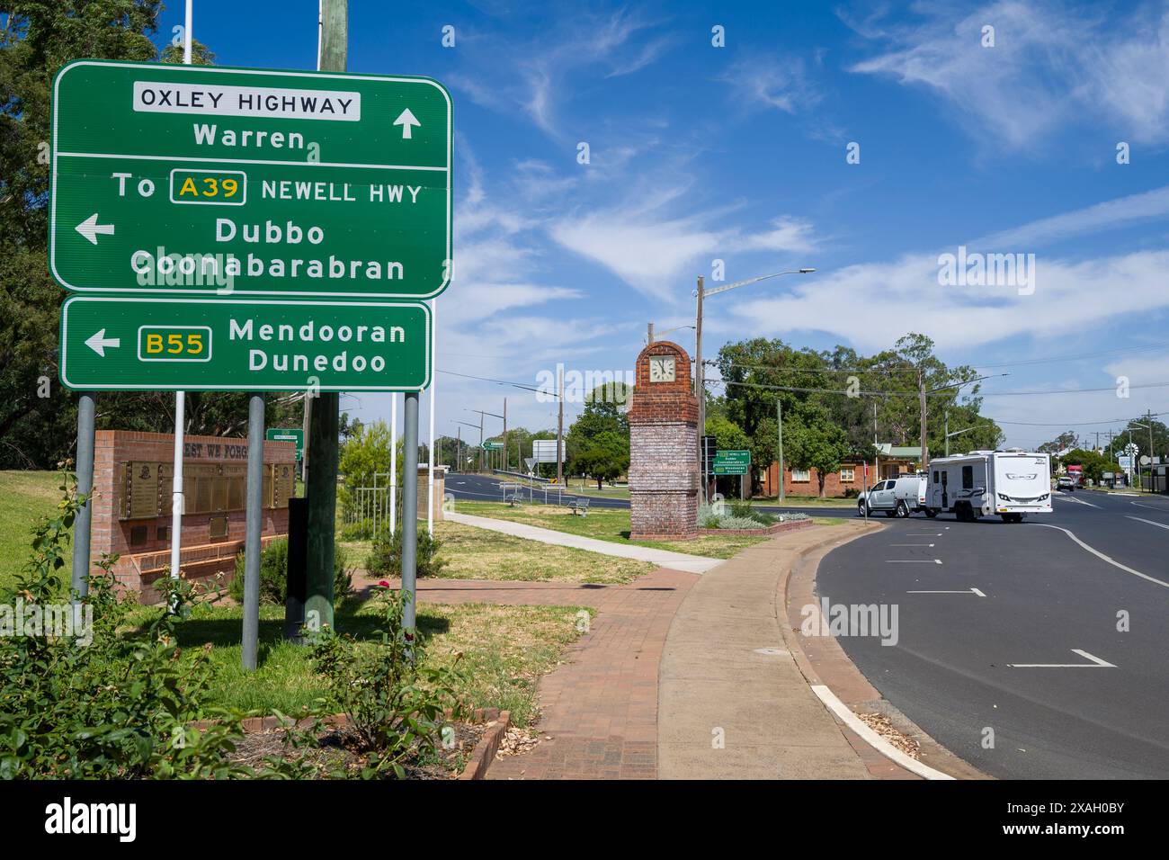 Straßenschild am Straßenrand in Gilgandra, New South Wales, Australien Stockfoto