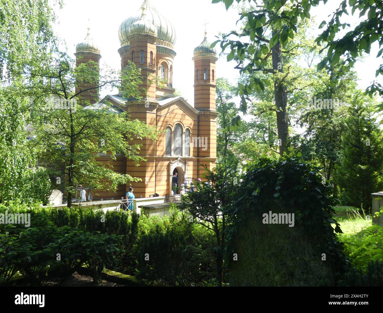 Fürstengruft mit der russisch-orthodoxen Kapelle die von 1823 bis 1828 erbaute Fürstengruft auf dem Historischen Friedhof. Grablege des Hauses Sachsen-Weimar und Eisenach. Seit 1832 auch mit den Särgen von Goethe und Schiller *** Fürstengruft mit der russisch-orthodoxen Kapelle die Fürstengruft auf dem historischen Friedhof, erbaut zwischen 1823 und 1828, Grabstätte des Hauses Sachsen Weimar und Eisenach seit 1832 auch mit den Särgen Goethe und Schiller Copyright: xStopperx/xEibner-Pressefotox EP asr Stockfoto