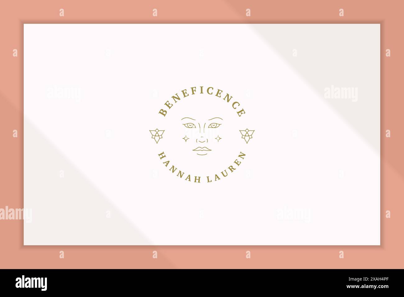 Minimaler Vektor-Illustration der eleganten linearen Stil Logo-Vorlage mit glänzendem weiblichem Gesicht, das Wohltätigkeit symbolisiert, entworfen für ehrenamtliche Arbeit Werbespots Stock Vektor