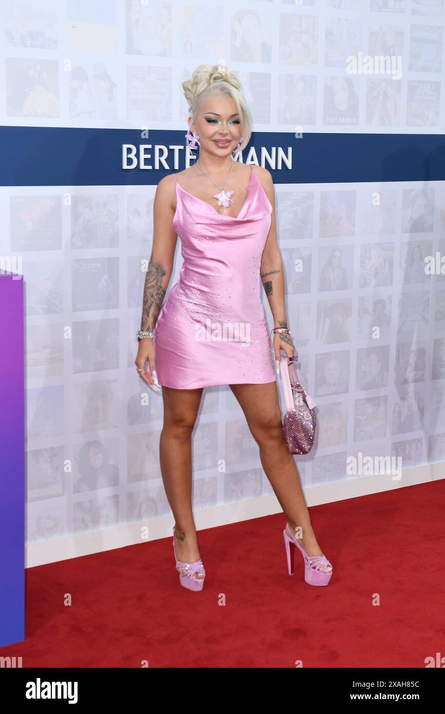 Katja Krasavice bei der Bertelsmann Partei in der Berliner Repräsentanz Bertelsmann in Berlin 06.06.2024 *** Katja Krasavice bei der Bertelsmann Partei in der Bertelsmann Berliner Repräsentanz in Berlin 06 06 2024 Stockfoto