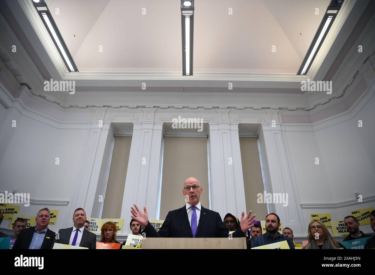 Der erste Minister John Swinney hält eine Rede in Glasgow, während er sich auf dem Wahlkampfpfad der General Election befindet. Bilddatum: Freitag, 7. Juni 2024. Stockfoto