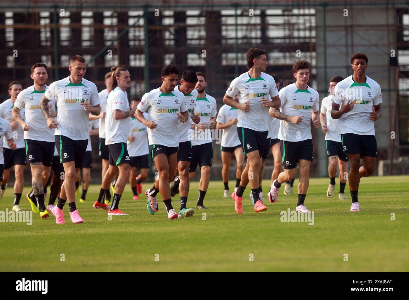 Das Team Australien nimmt an einem Training in der Bashundhara Kings Arena Teil, bevor es in der Qualifikation zur FIFA-Weltmeisterschaft gegen Bangla zum zweiten Mal in der Liga spielt Stockfoto