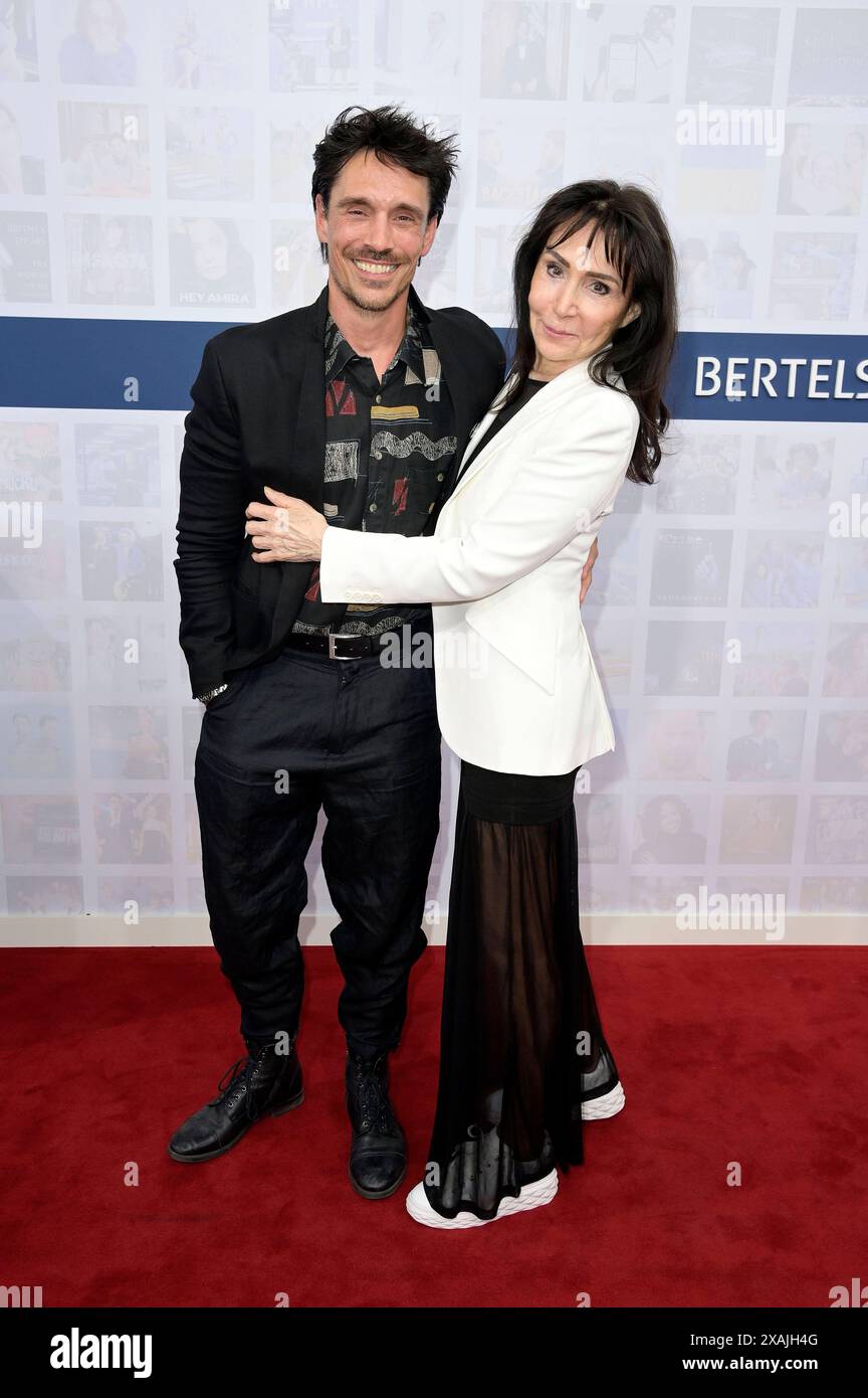 Philipp Christopher und Regina Wolter bei der Bertelsmann Party 2024 in der Bertelsmann Repräsentanz unter den Linden. Berlin, 06.06.2024 *** Philipp Christopher und Regina Wolter bei der Bertelsmann Party 2024 in der Bertelsmann Repräsentanz unter den Linden Berlin, 06 06 2024 Foto:XF.xKernx/xFuturexImagex bertelsmann 4766 Stockfoto