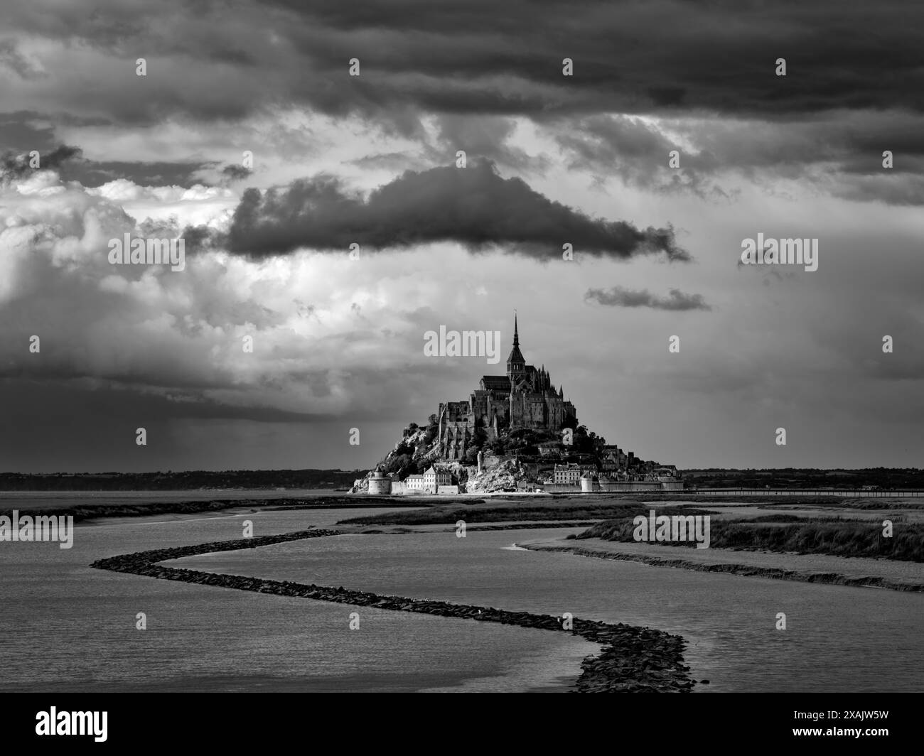 Blick über das Couesnon zum Mont Saint-Michel, Normandie, Frankreich Stockfoto