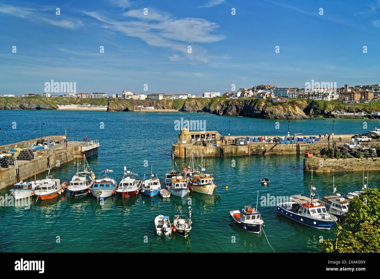Großbritannien, Cornwall, Newquay Harbour und Town. Stockfoto