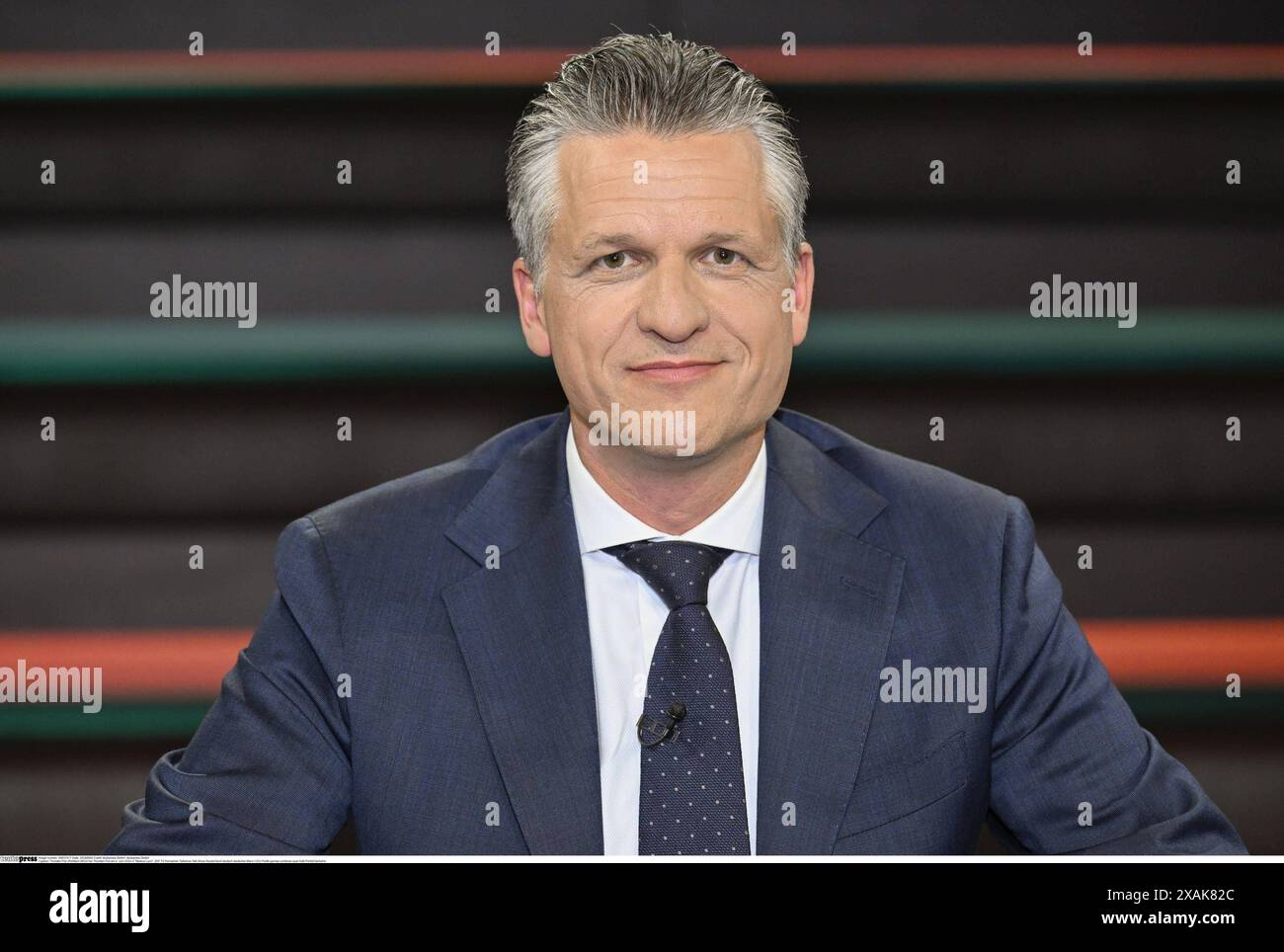 Thorsten frei Politiker 06/24 Ihr Thorsten frei am 4. Juni 2024 in Markus Lanz , ZDF TV Fernsehen Talkshow Talkshow Talkshow Deutschland deutsch deutscher Mann CDU Politik deutscher Politiker quer halb Porträt lächelnd *** Thorsten frei Politiker 06 24 Ihr Thorsten frei am 4. Juni 2024 in Markus Lanz , ZDF TV Talkshow Talkshow Deutschland deutscher Mann CDU Politik deutscher Politiker Kreuz Halbporträt lächelnd Stockfoto