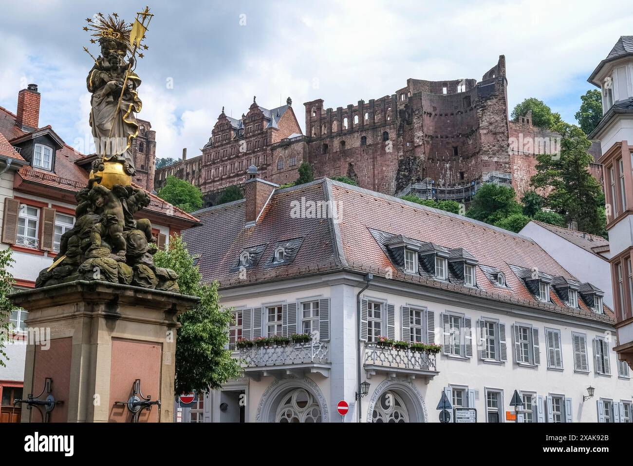 Europa, Deutschland, Baden-Württemberg, Heidelberg, Blick von der Altstadt auf das Heidelberger Schloss am Königstuhl Stockfoto