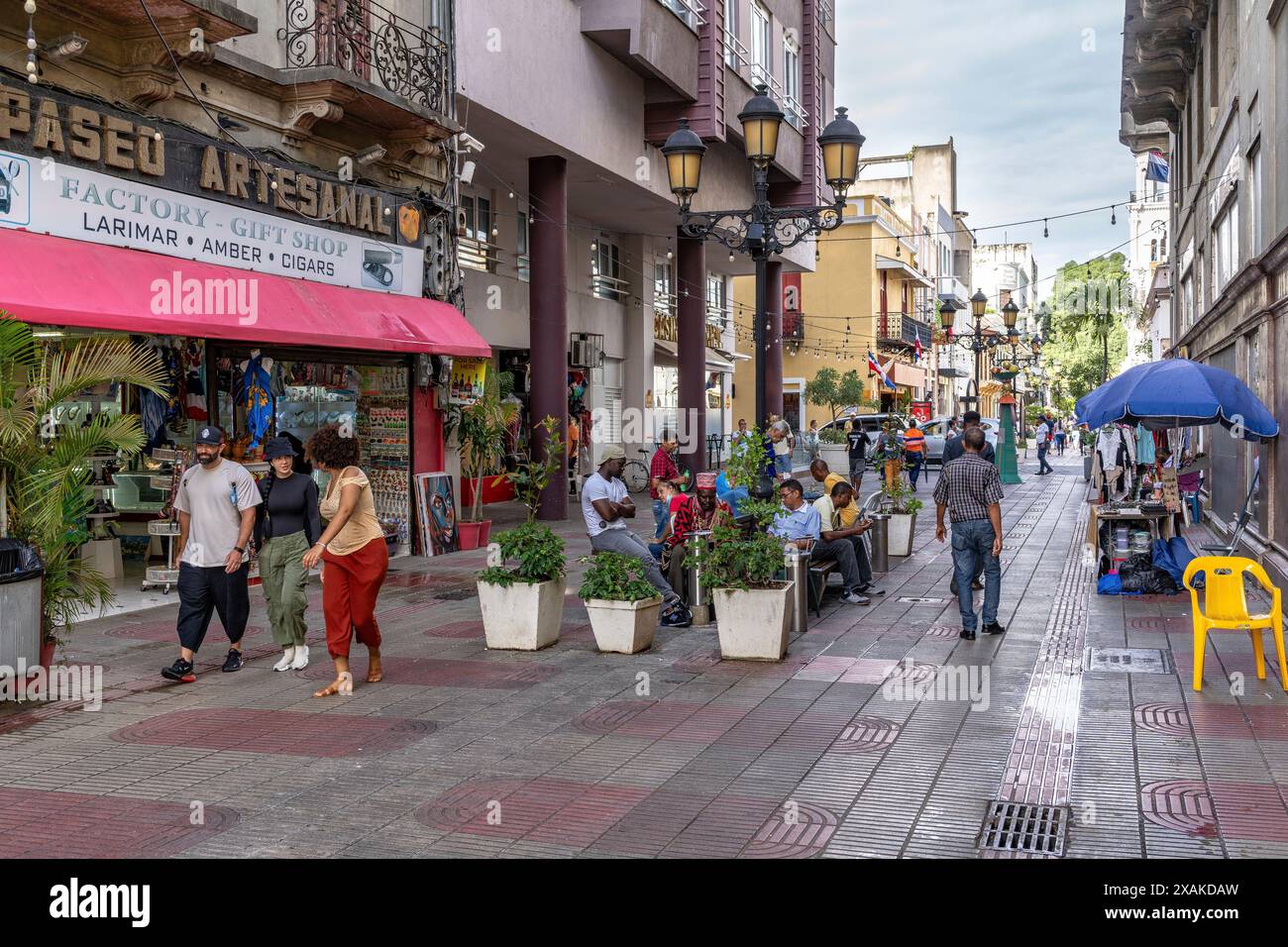 Nordamerika, Karibik, Großantillen, Hispaniola, Dominikanische Republik, Santo Domingo, Zona Colonial, Calle El Conde Einkaufsstraße im Zona Colonial Stockfoto