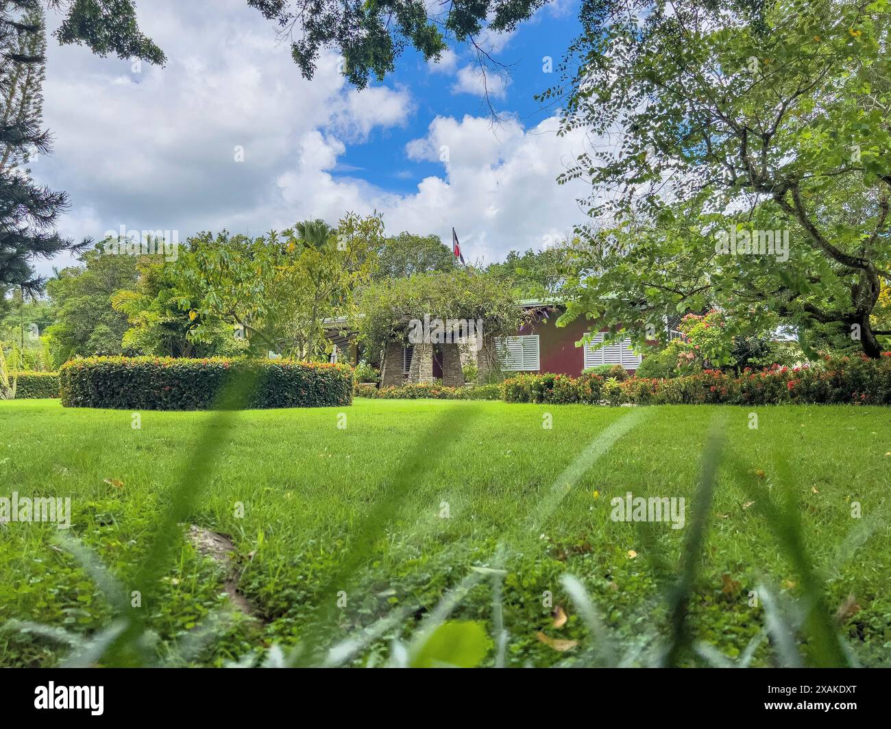 Nordamerika, Karibik, Großantillen, Insel Hispaniola, Dominikanische Republik, Provinz Hermanas Mirabal, Salcedo, Garten des Casa Museo Hermanas Mirabal Museum Stockfoto