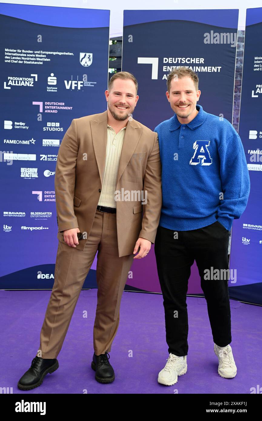 Die Entertainer Bennie Wolter und Dennis Wolter kommen zur Verleihung Deutscher Entertainment Award 2024 *** die Entertainer Bennie Wolter und Dennis Wolter nehmen an der Verleihung des German Entertainment Award 2024 Teil Stockfoto