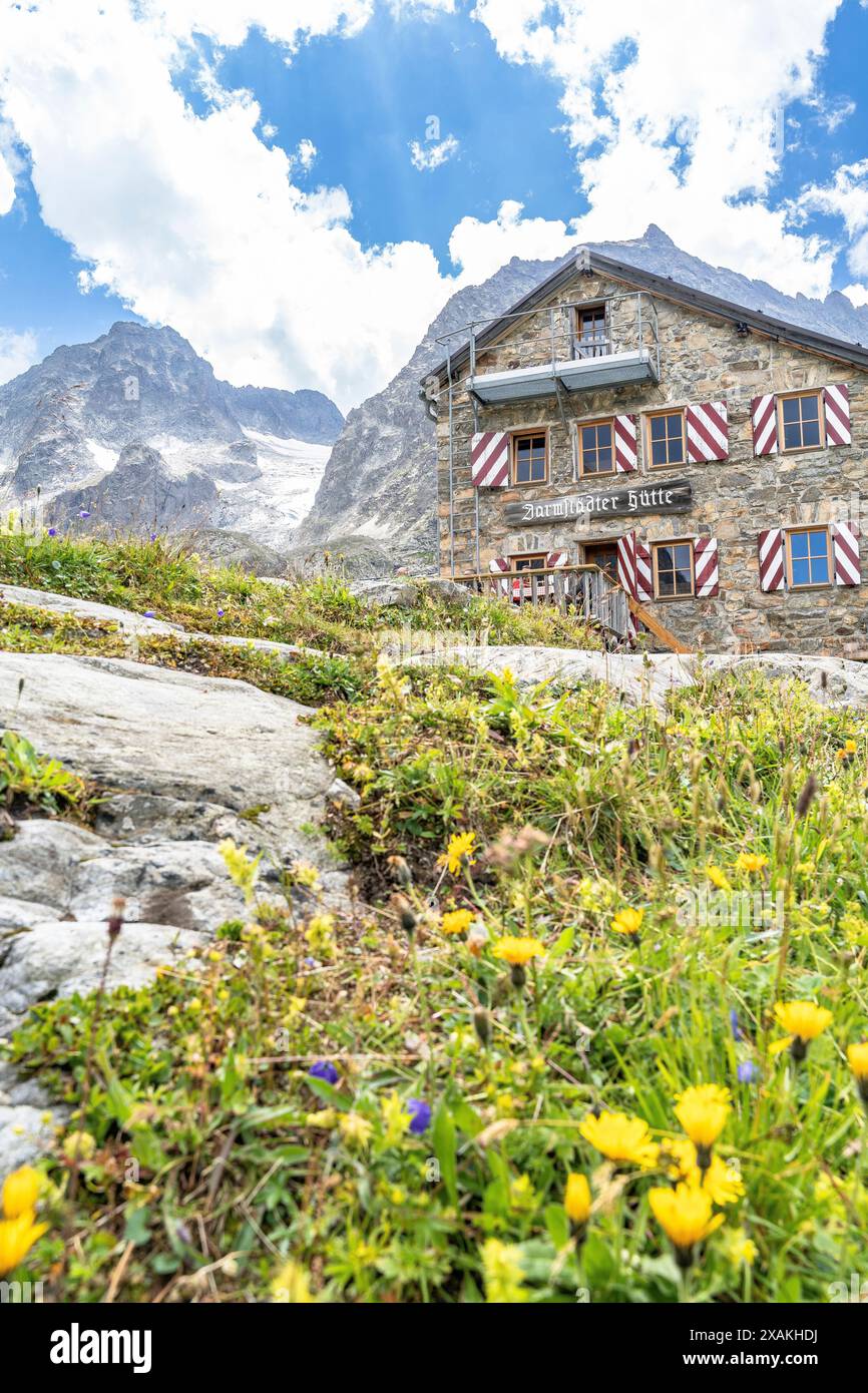 Europa, Österreich, Verwall, Tirol, St. Anton am Arlberg, Darmstädter Hütte vor Küchlspitze und Kuchenspitze Stockfoto