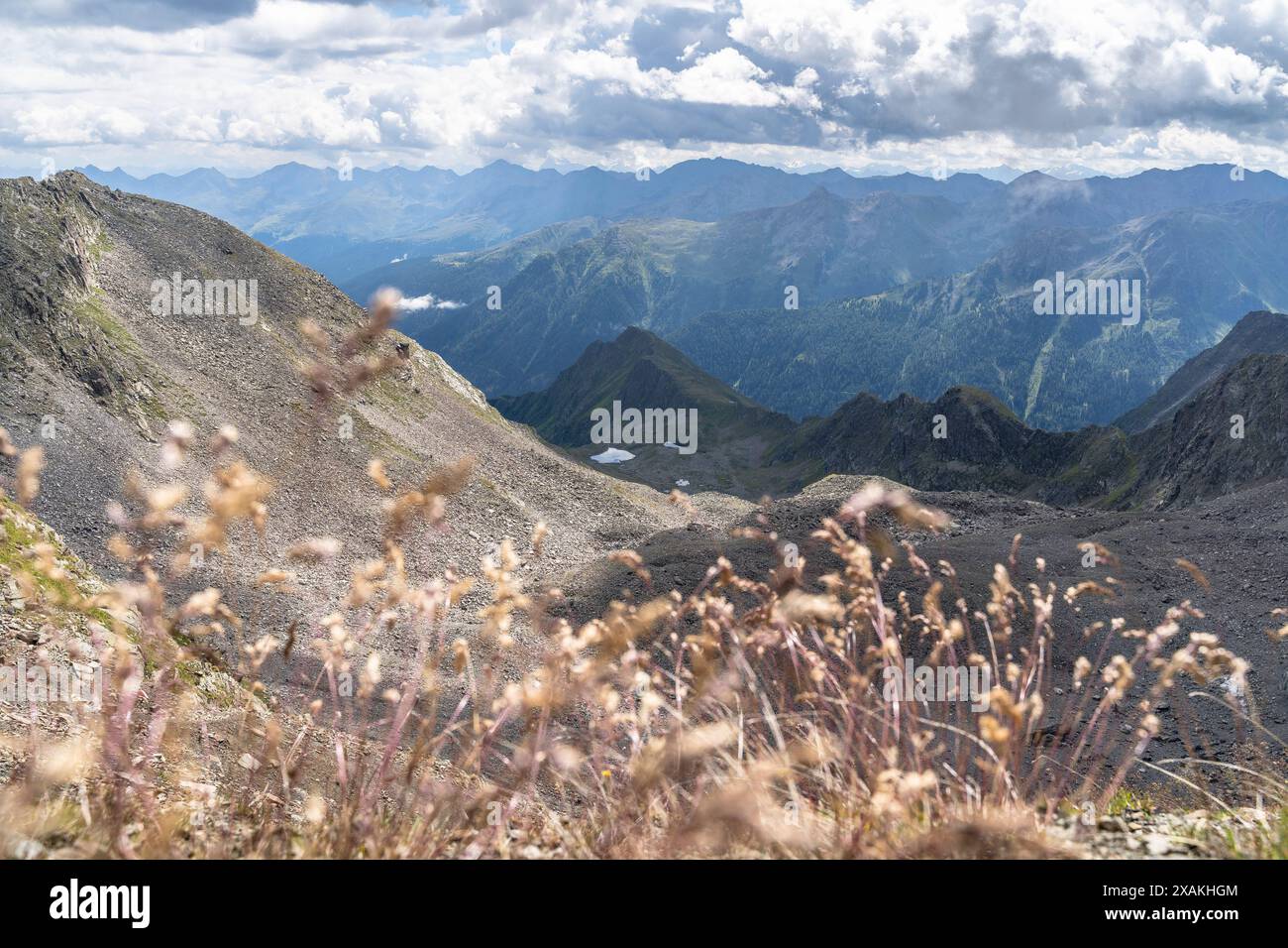 Europa, Österreich, Verwall, Tirol, Kappl, Blick auf die Niederelbehütte mit Kappler Kopf im Hintergrund Stockfoto