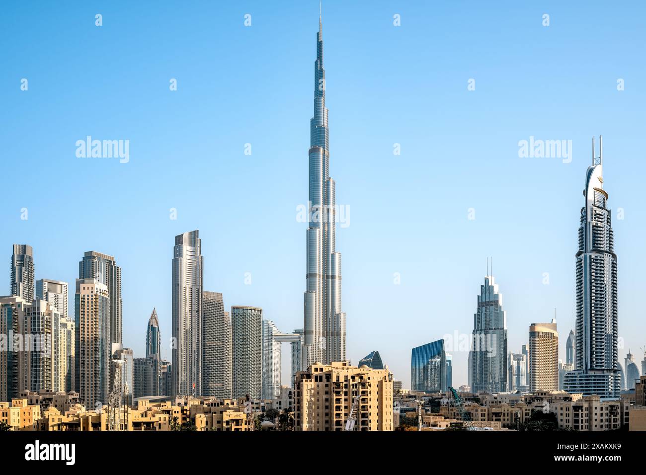 DUBAI, VAE - 02. Juni 2024 die Skyline von dubai mit dem berühmten burj khalifa Stockfoto