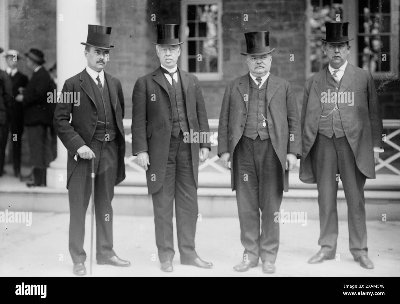 Dodge, Lamar, Lehman, Rose, 1914. Zeigt US-Delegierte auf der Niagara Peace Conference von 1914, darunter: Associate Justice Lamar vom Obersten Gerichtshof der USA, Frederick W. Lehman, ehemaliger Solicitor General, und Robert F. Rose, Außenhandelsberater des US-Außenministeriums. Stockfoto