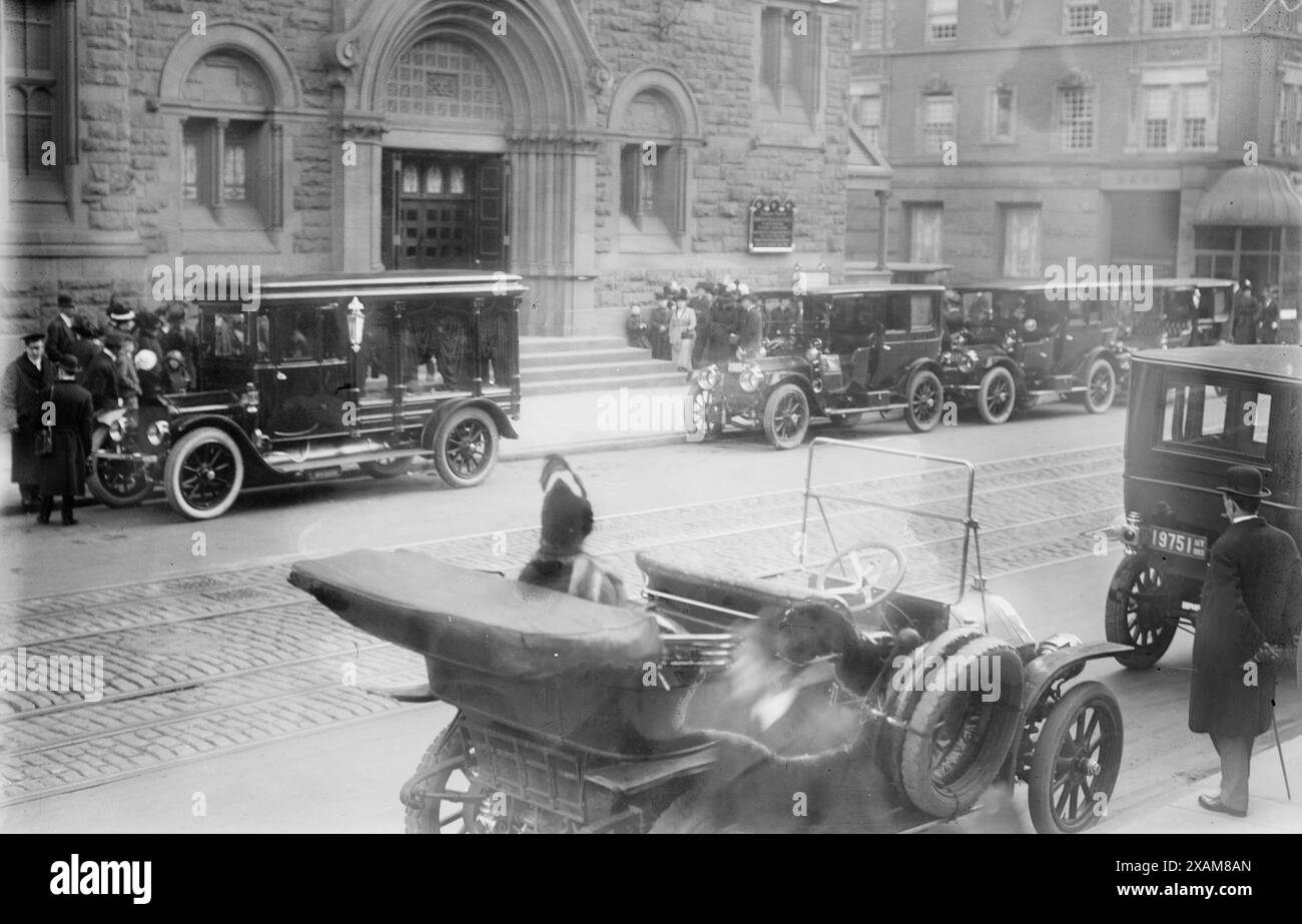 Beerdigung von C. Gates, 1913. Zeigt Beerdigung für Charles Gilbert Gates (1876–1913), Sohn von John Warne Gates, Madison Avenue Methodist Church, New York City am 2. November 1913. Stockfoto