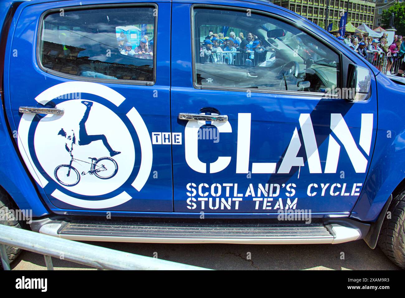 Glasgow, Schottland, Großbritannien. 7. Juni 2024: Inaugral Ford Freeride sah BMX Display und Radfahren für Kinder auf george Square Ford RideGlasgow Freecycle for Family and Kids mit Clan Cycling. Credit Gerard Ferry /Alamy Live News Stockfoto