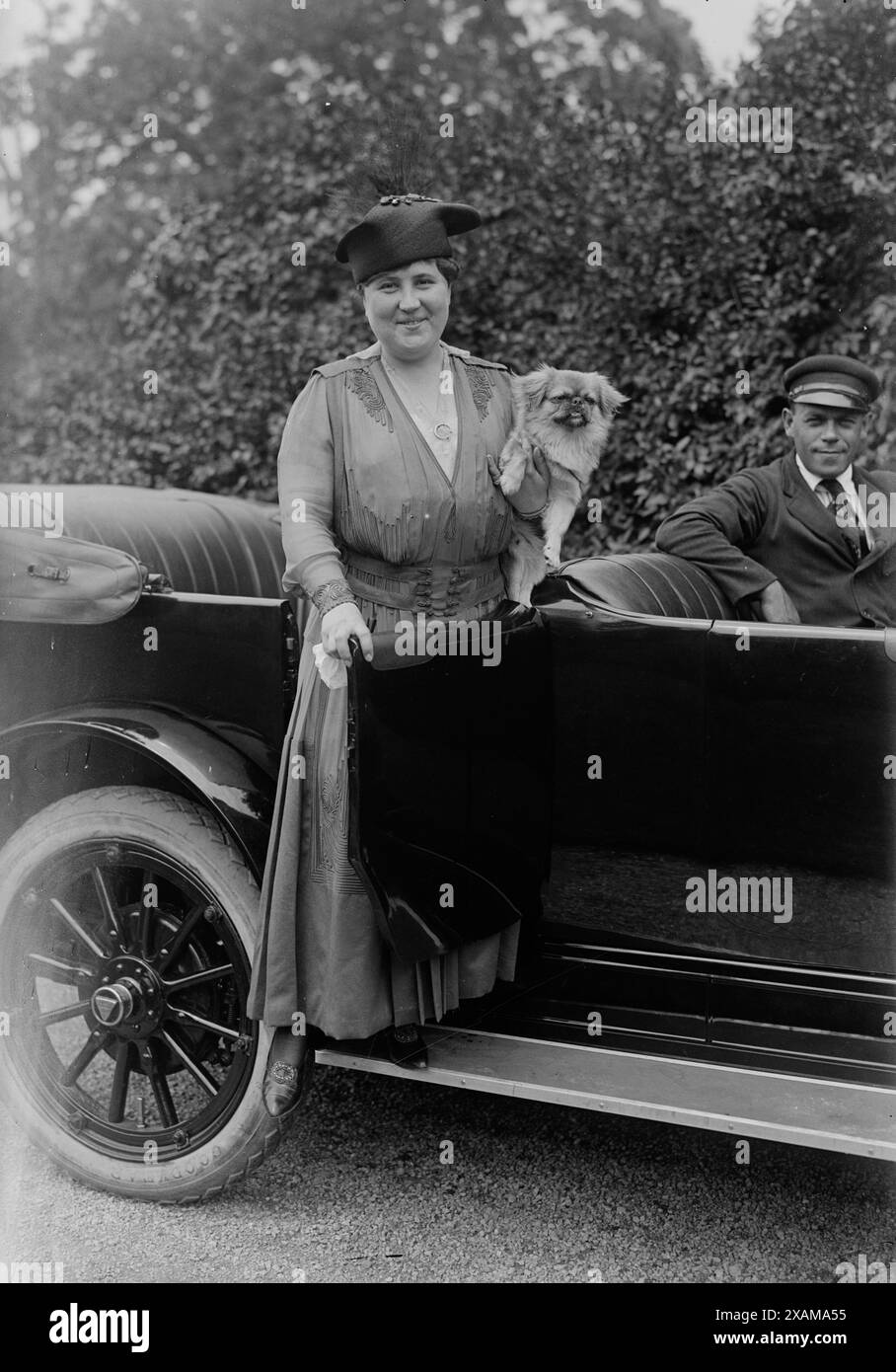 Florence Hinkle, zwischen 1915 und 1920. Zeigt die Sopransängerin Florence Hinkle (1885–1933), die mit dem Sänger und Manager Herbert Witherspoon (1873–1935) verheiratet war. Stockfoto