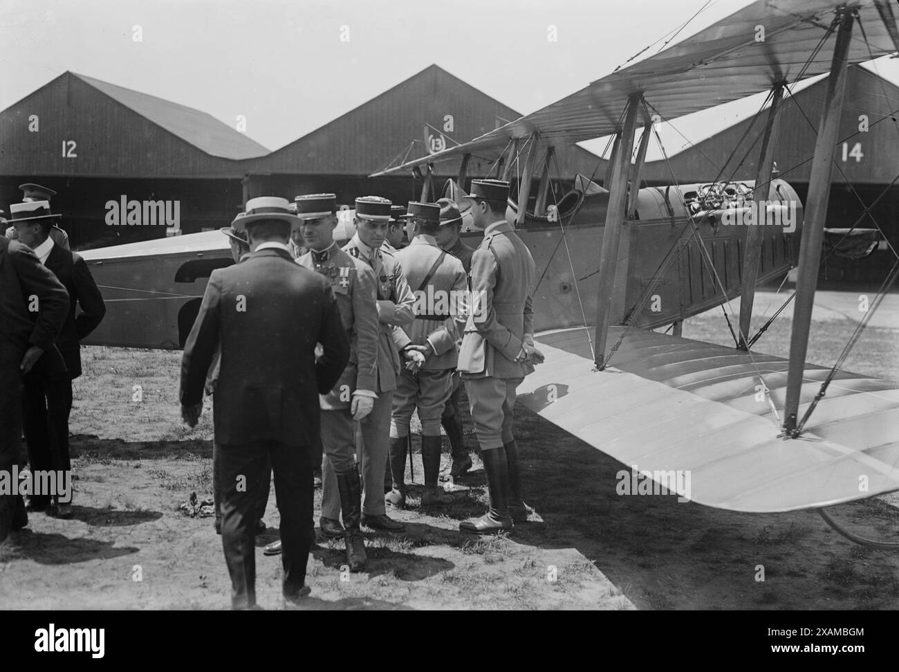 Französische Armeeflieger in Mineola, zwischen 1915 und 1920. Stockfoto