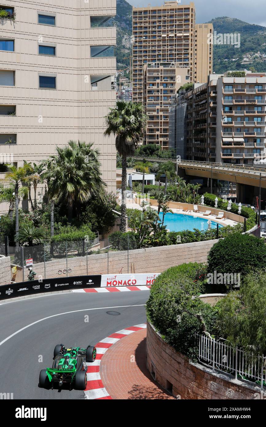 Monte Carlo, Fürstentum Monaco. Mai 2024. Formel 1 Grand Prix de Monaco auf dem Circuit de Monaco in Monte Carlo. Im Bild: Zhou Guanyu (CHN) vom Stake F1 Team Kick sauber während der dritten Trainingseinheit © Piotr Zajac/Alamy Live News Stockfoto