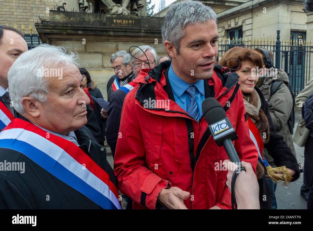 Paris, Frankreich, Portrait, Anti-Gay-Ehe, Französischer Politiker, Laurent Wauquiez, im Gespräch mit den Medien, bei der öffentlichen Demonstration, Stockfoto